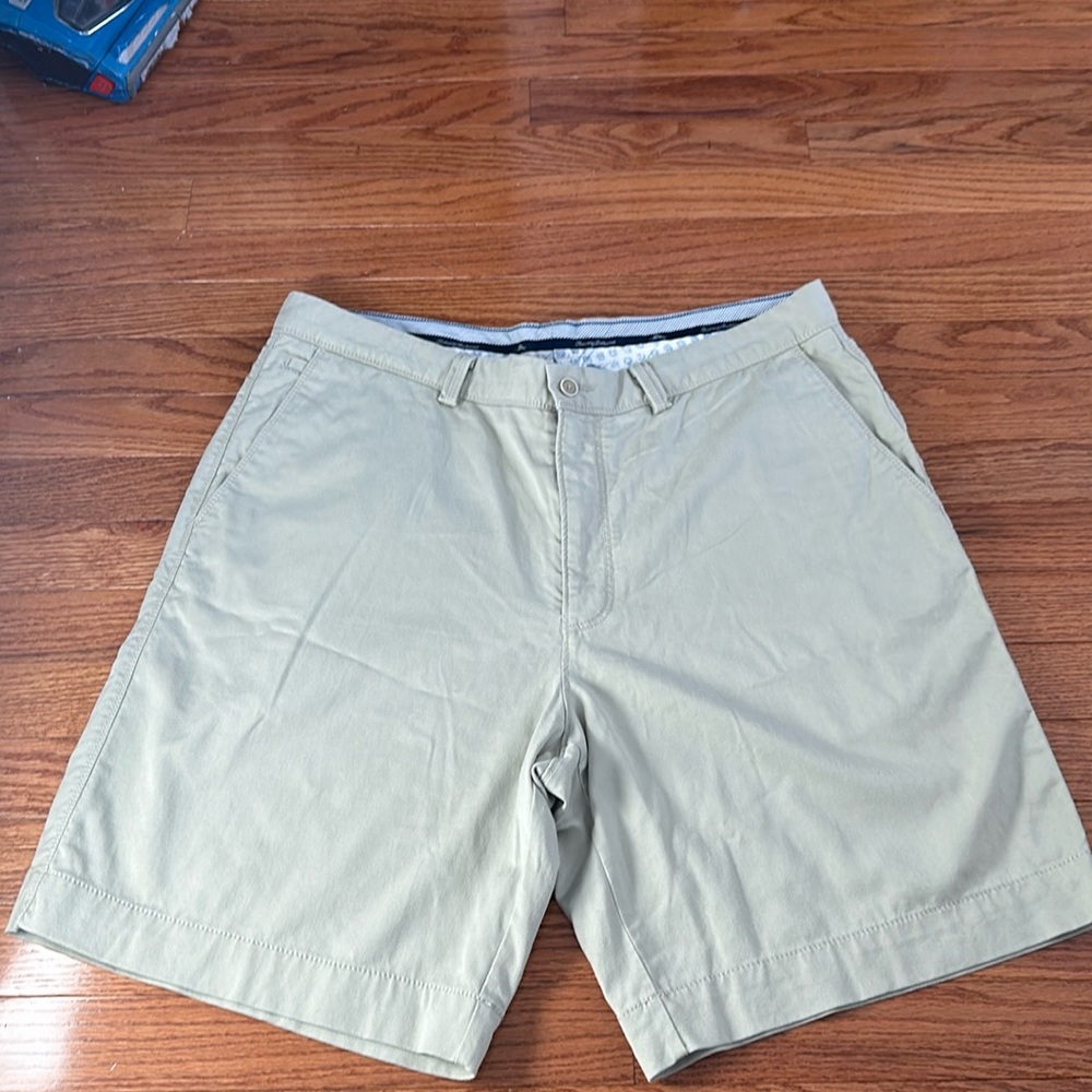 Men’s Khaki Shorts